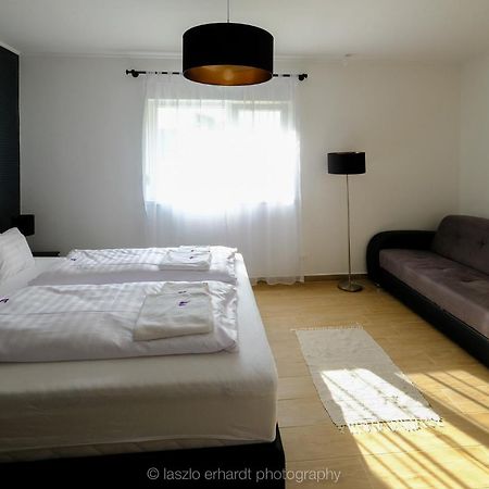 Ciprus Porta Apartmanok Balatonkenese Exterior foto