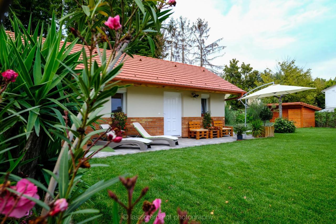 Ciprus Porta Apartmanok Balatonkenese Exterior foto