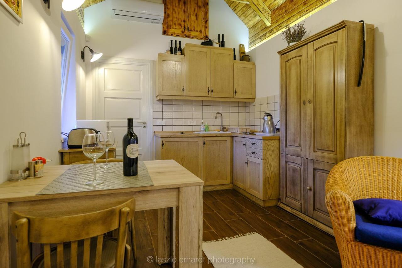Ciprus Porta Apartmanok Balatonkenese Exterior foto