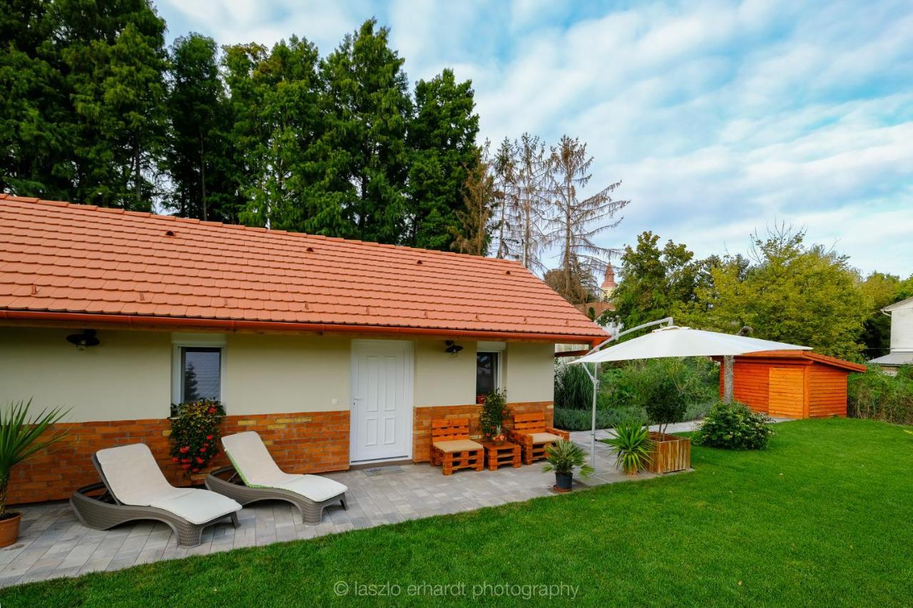 Ciprus Porta Apartmanok Balatonkenese Exterior foto